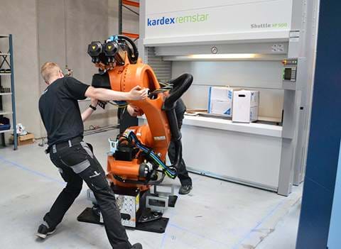Kuka QRS robot is being installed at BJ-Gear A/S