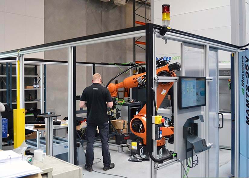 Kuka QRS robot is being installed at BJ-Gear A/S