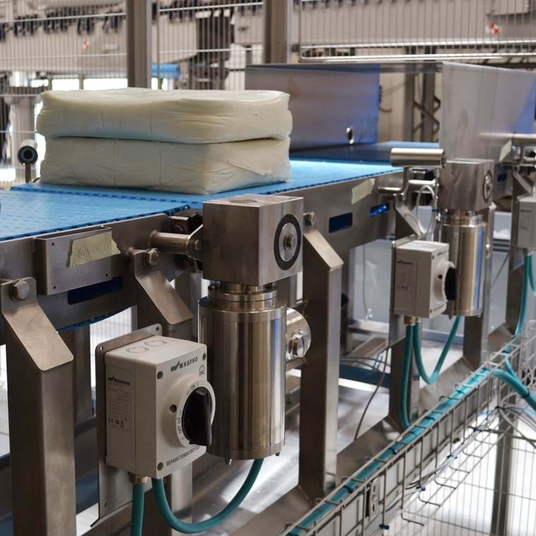 Stainless steel gearboxes in cheese production line